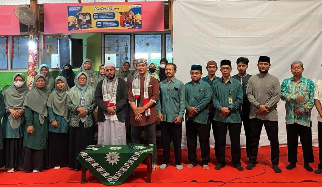 Syaikh Rateb dari Palestina Tanamkan Semangat Peduli Palestina di MIM 1 PK Sukoharjo