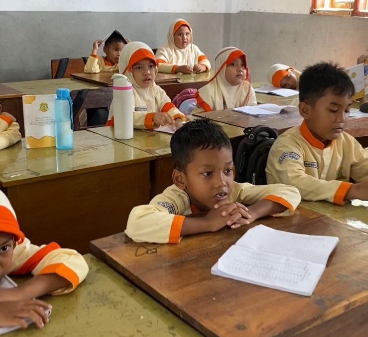 Meningkatkan Kompetensi Keislaman, Siswa MIM 1 PK Sukoharjo Belajar Bahasa Arab