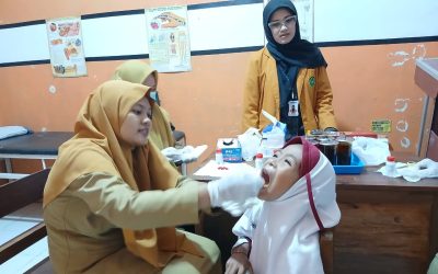 “Kolaborasi MI Muhammadiyah 1 PK Sukoharjo dan Puskesmas Sukoharjo dalam Pemberian Vitamin A”
