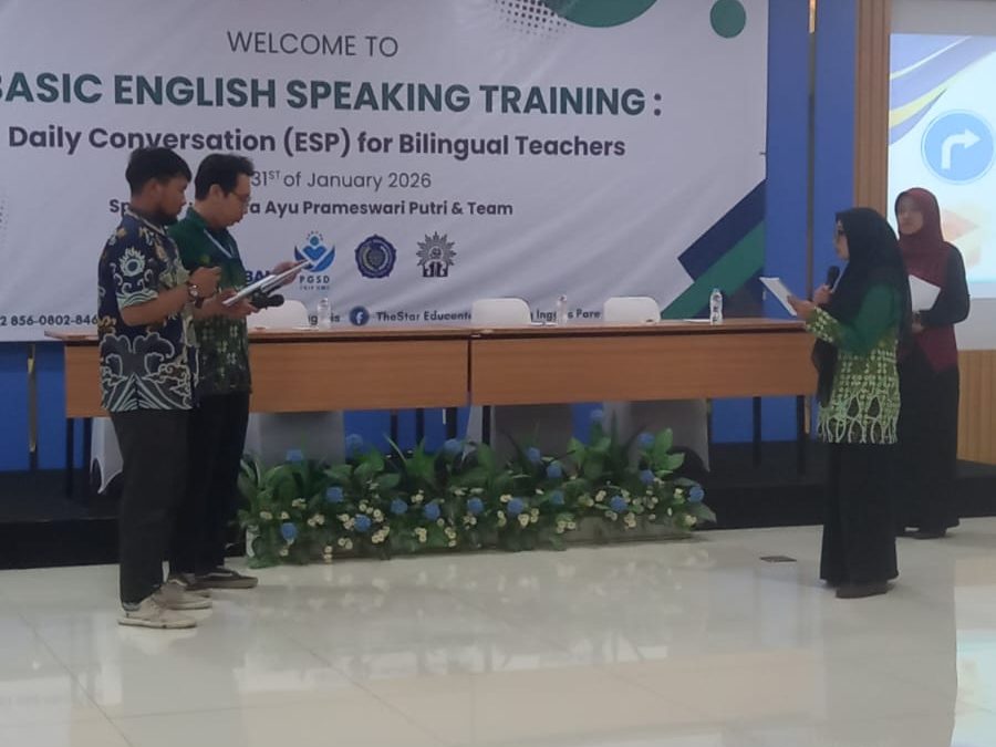 GURU MIM 1 PK SUKOHARJO MENGIKUTI PELATIHAN BASIC ENGLISH SPEAKING TRAINING