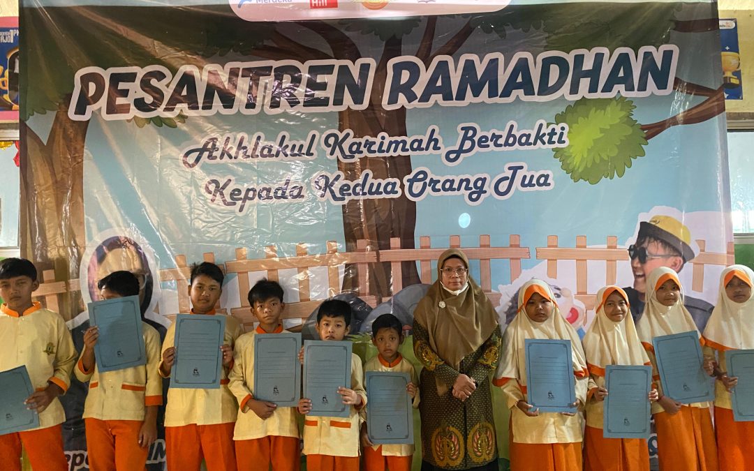 Berbagi Berkah Ramadan, MIM 1 PK Sukoharjo Salurkan Tasyaruf Zakat Fitrah untuk Siswa Siswi Yatim dan Dhuafa