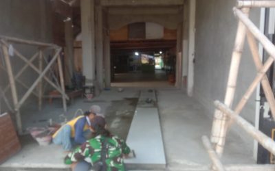 MIM 1 PK Sukoharjo Tingkatkan Kenyamanan Lingkungan Sekolah Melalui Pemasangan Keramik