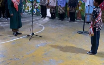 Semangat Merah Putih dalam Balutan Budaya: MIM 1 PK Sukoharjo Laksanakan Upacara 17 Agustus