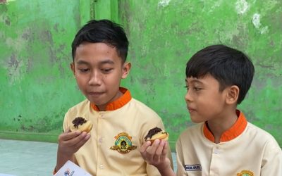 Belajar Berbagi, Belajar Peduli: MIM 1 PK Sukoharjo Tanamkan Nilai Rendah Hati kepada Siswa