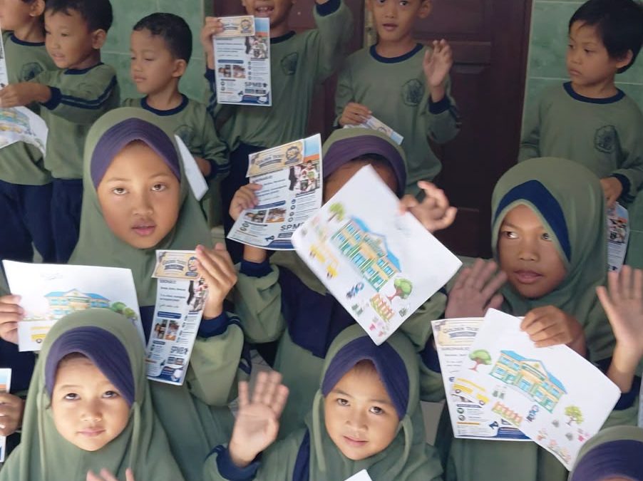 Guru MIM 1 PK Sukoharjo Goes to BA Aisyiyah Jetis 5: Belajar Ceria dengan Tema “Sekolahku”